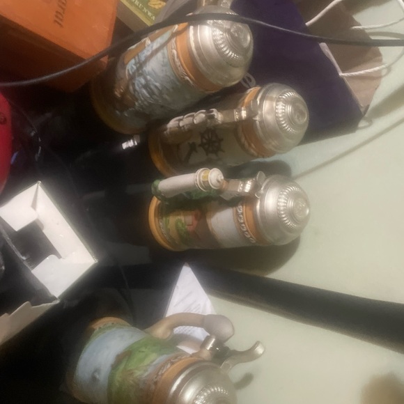 4 Norman Rockwell steins - Picture 2 of 3